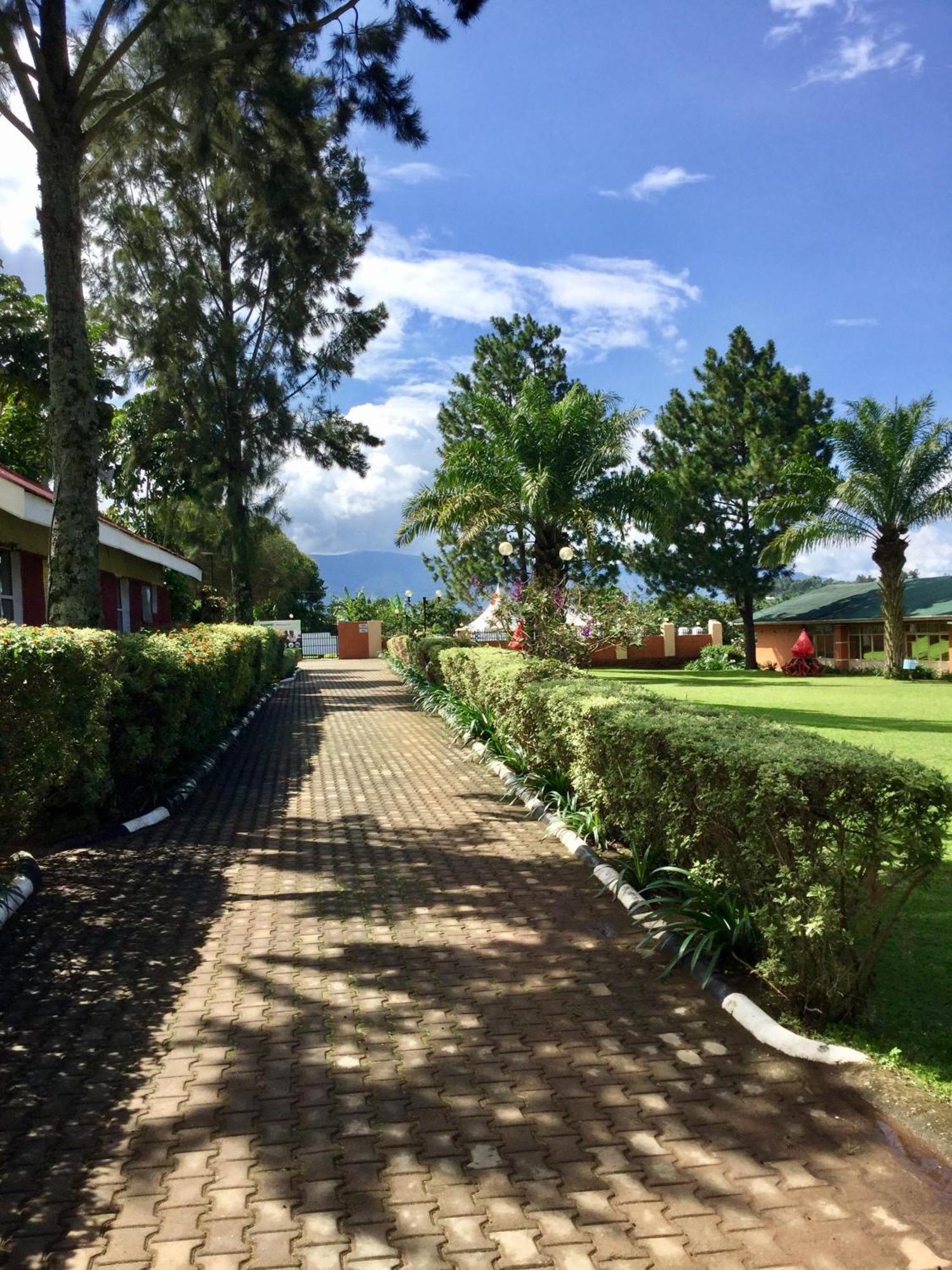 Ataco Country Resort Fort Portal Exterior foto