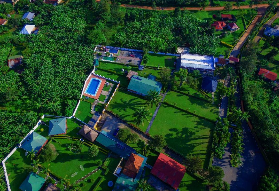 Ataco Country Resort Fort Portal Exterior foto