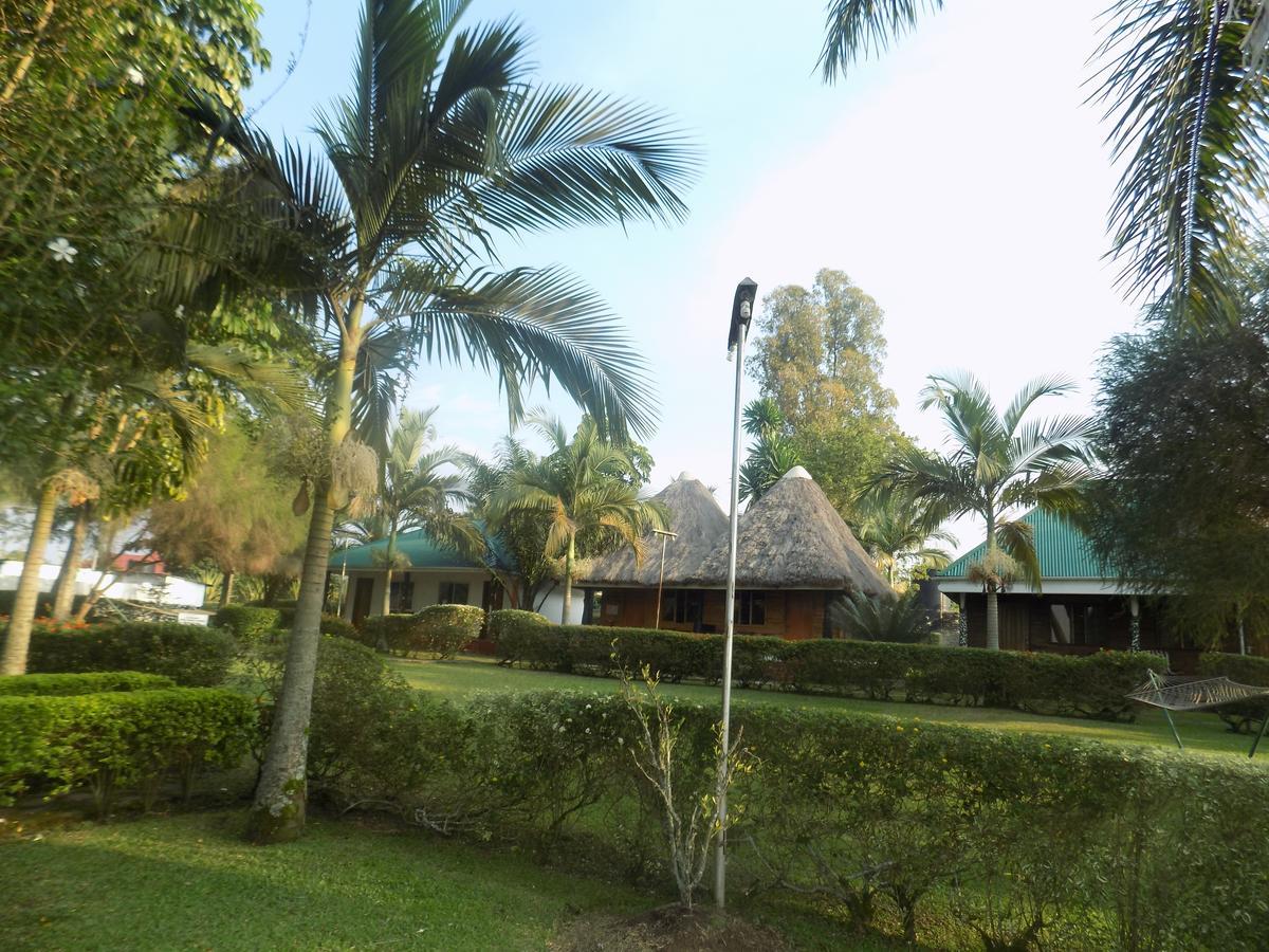 Ataco Country Resort Fort Portal Exterior foto