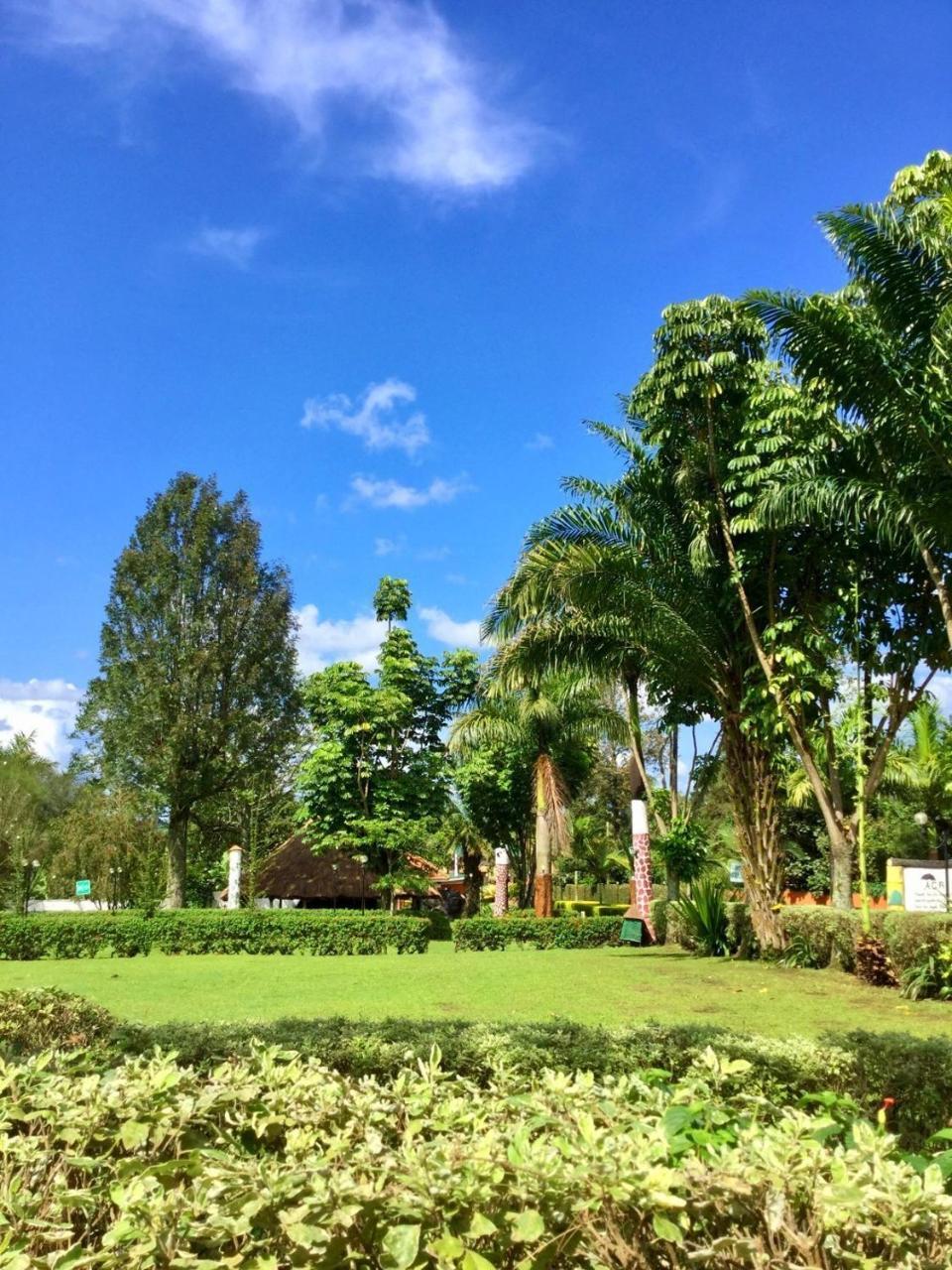 Ataco Country Resort Fort Portal Exterior foto